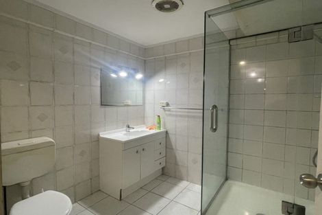 Photo of property in 28 Gretel Place, Hillcrest, Auckland, 0627