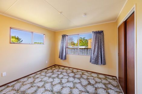 Photo of property in 12 Lake Street, Takapau, 4203
