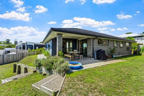 Photo of property in 17 Three Brothers Place, Warkworth, 0981