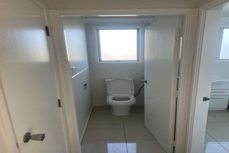 Photo of property in 26 Waimumu Road, Massey, Auckland, 0614