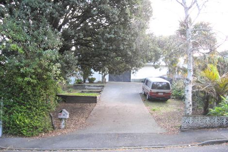 Photo of property in 18 Thompson Road, Bluff Hill, Napier, 4110