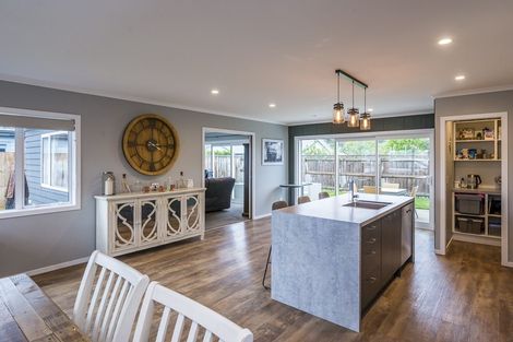 Photo of property in 14 Gallipoli Place, Paraparaumu, 5032