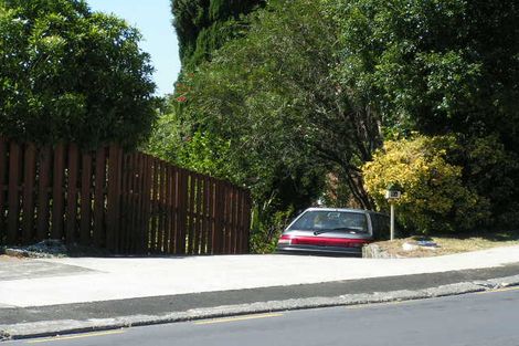 Photo of property in 1/5 Lake Road, Northcote, Auckland, 0627