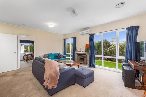 Photo of property in 1 Derby Place, Cannons Creek, Porirua, 5024