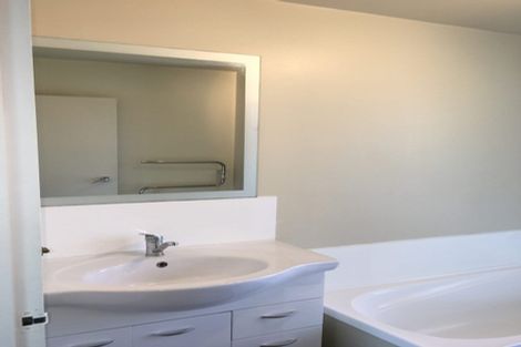 Photo of property in 15 Gibson Drive, Hornby, Christchurch, 8042