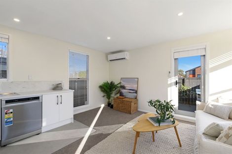 Photo of property in 1/11 Radnor Street, St Albans, Christchurch, 8014