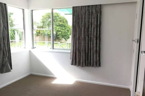 Photo of property in 10 Ware Place, Pakuranga Heights, Auckland, 2010