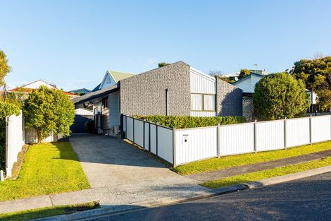 Photo of property in 37 Bodmin Terrace, Camborne, Porirua, 5026