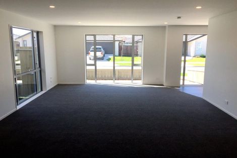 Photo of property in 15 Aviation Street, Takanini, 2112
