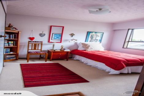 Photo of property in 2/51 View Road, Henderson, Auckland, 0612