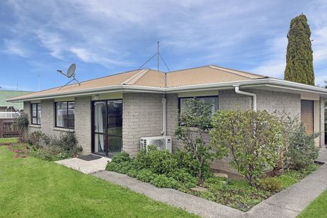 Photo of property in 11 Mccallum Street, Dannevirke, 4930
