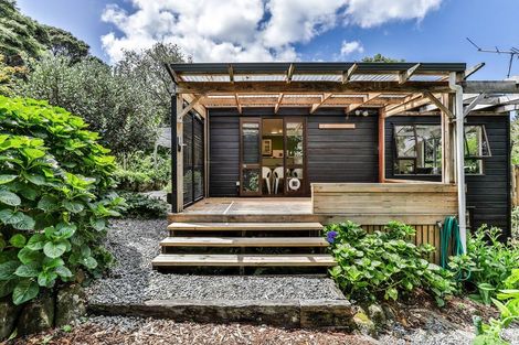 Photo of property in 37 York Road, Titirangi, Auckland, 0604