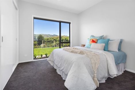 Photo of property in 55 Queen Charlotte Drive, Aotea, Porirua, 5024