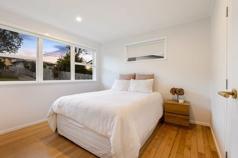 Photo of property in 24 Gill Avenue, Te Atatu Peninsula, Auckland, 0610