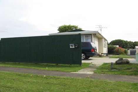 Photo of property in 12 Court Town Close, Mangere, Auckland, 2022