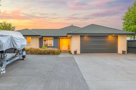 Photo of property in 10 Donovan Place, Aidanfield, Christchurch, 8025