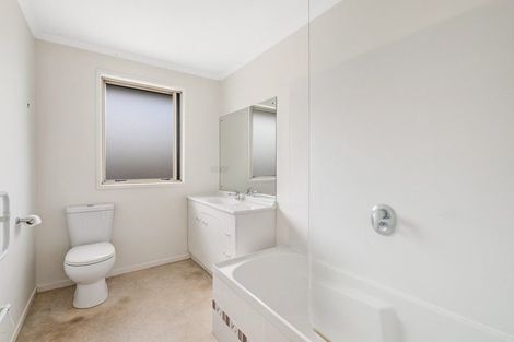 Photo of property in 9 Raabia Close, Parakai, 0830