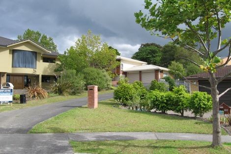 Photo of property in 17 Kerlin Crescent, West Harbour, Auckland, 0618