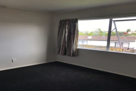 Photo of property in 33 Addison Drive, Glendene, Auckland, 0602