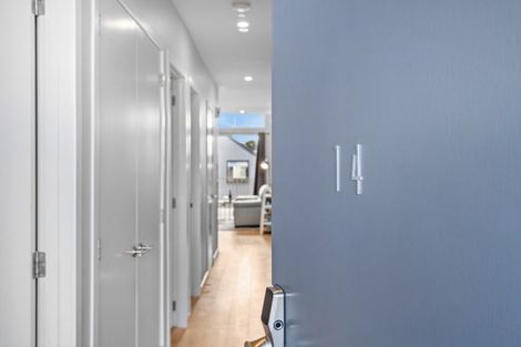 Photo of property in 14/2 Warrant Officer Lane, Hobsonville, Auckland, 0616