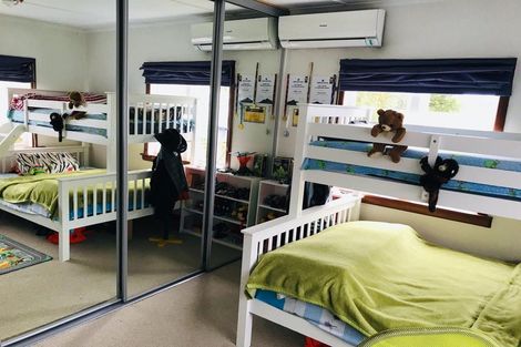 Photo of property in 1/8 Golf Road, New Lynn, Auckland, 0600