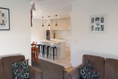 Photo of property in 118 Johnstone Drive, Fitzherbert, Palmerston North, 4410