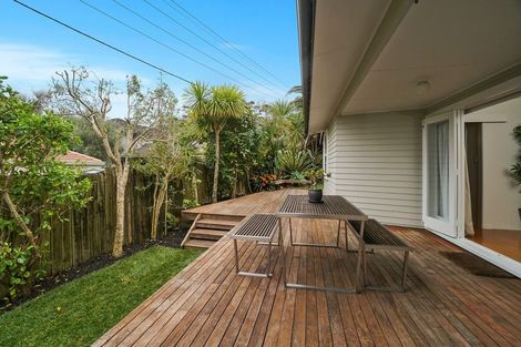 Photo of property in 1/332 East Coast Road, Sunnynook, Auckland, 0632