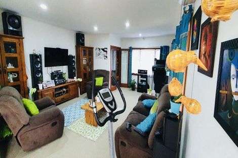 Photo of property in 1/8 Golf Road, New Lynn, Auckland, 0600