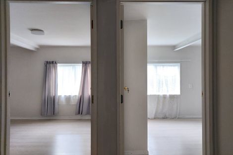 Photo of property in 2/55 Glenmore Road, Sunnyhills, Auckland, 2010