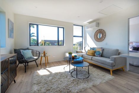 Photo of property in 19f Bradbury Road, Botany Downs, Auckland, 2010