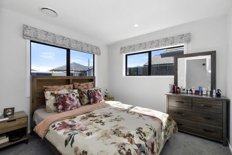 Photo of property in 21 Thornbury Lane, Timberlea, Upper Hutt, 5018