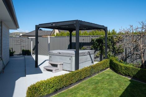 Photo of property in 28 Whakatomo Place, Havelock North, 4130