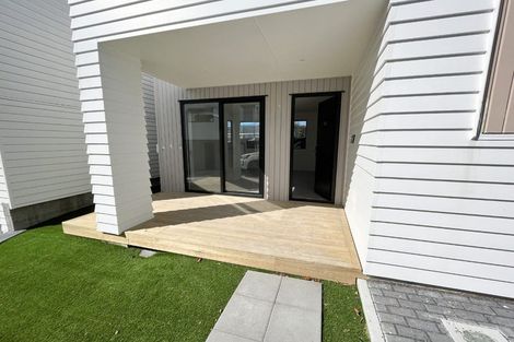 Photo of property in 10/535 Swanson Road, Ranui, Auckland, 0612