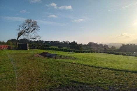 Photo of property in 13 Nga Tui Lane, Acacia Bay, Taupo, 3385