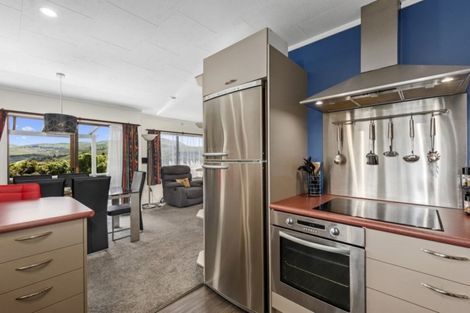 Photo of property in 13 Whitechapel Grove, Stokes Valley, Lower Hutt, 5019