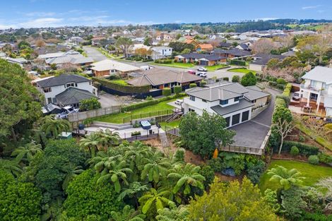 Photo of property in 22 Kinross Drive, Merrilands, New Plymouth, 4312
