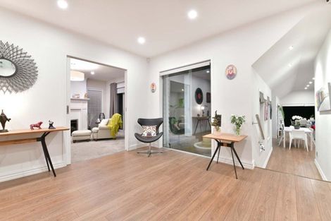 Photo of property in 110 Vipond Road, Stanmore Bay, Whangaparaoa, 0932