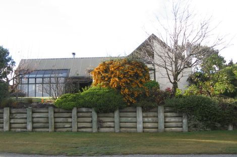 Photo of property in 215 Beacon Point Road, Wanaka, 9305