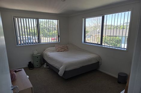 Photo of property in 38 Cockayne Crescent, Sunnynook, Auckland, 0620