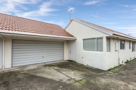 Photo of property in 3/2 Broadbent Street, Riccarton, Christchurch, 8041