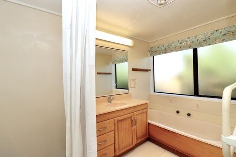 Photo of property in 7 Meadowland Drive, Somerville, Auckland, 2014