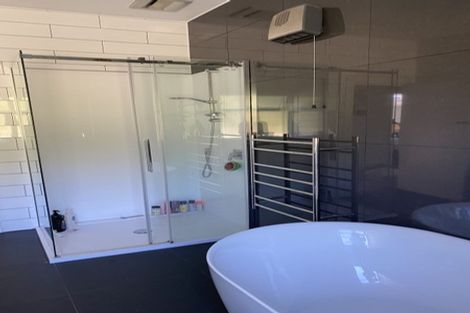 Photo of property in 112 Upper Fitzherbert Road, Wainuiomata, 5373