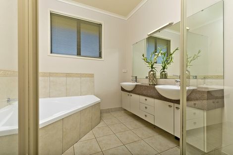 Photo of property in 905 Old North Road, Waimauku, 0882