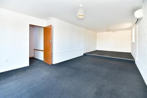 Photo of property in 12 Barker Rise, Northcross, Auckland, 0632