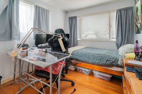 Photo of property in 30 Mcleod Road, Weymouth, Auckland, 2103