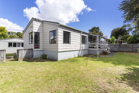 Photo of property in 17 Oakmont Place, Wattle Downs, Auckland, 2103