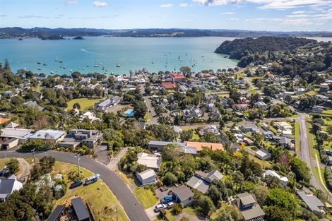 Photo of property in 3 Oneroa Road, Russell, 0202