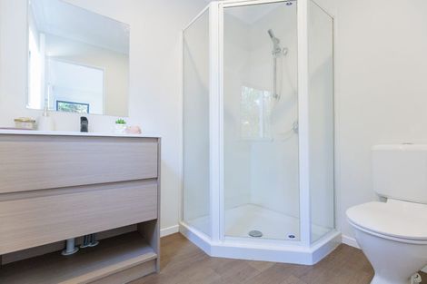 Photo of property in 2a Stella Grove, Newlands, Wellington, 6037