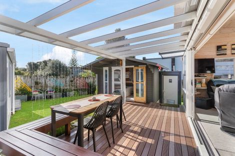 Photo of property in 5a Tuna Place, Whiritoa, Whangamata, 3691