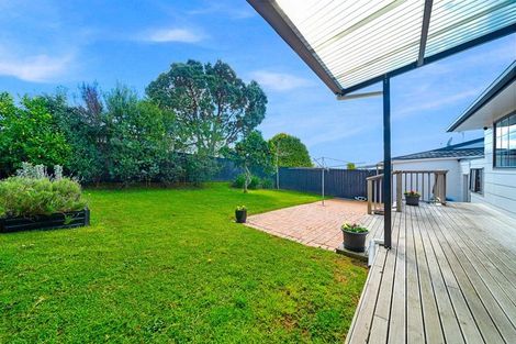 Photo of property in 15 Denarius Lane, Glendene, Auckland, 0602